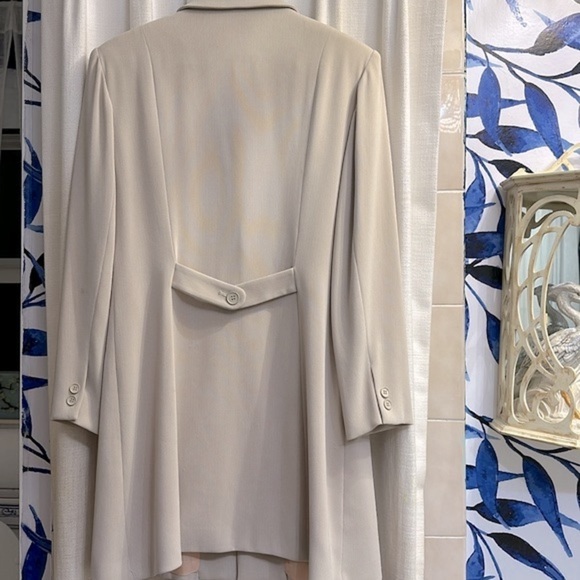 Women’s Jackie Jon New York Cream Colored Polyester Blend Jacket Blazer Size 12 - Picture 7 of 10